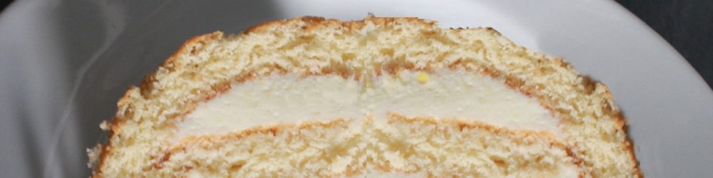 Biskuitrolle Zitrone, Zitronensahnerolle,